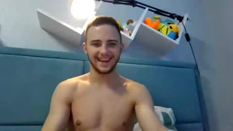 Golden boyyy21 online show from 01-11-25, 08:00