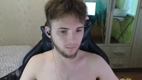 Snapshot of golden_boyyy21 chatting on 04-13-26, 03:23 Golden boyyy21 online show from 04-13-26, 03:23