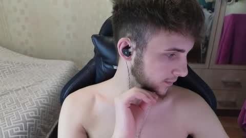 Snapshot of golden_boyyy21 chatting on 04-15-26, 12:39 Golden boyyy21 online show from 04-15-26, 12:39