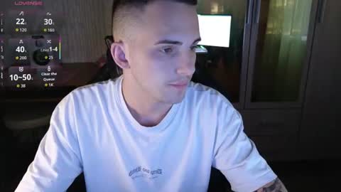Snapshot of golden_boyyy21 chatting on 07-06-26, 05:26 Golden boyyy21 online show from 07-06-26, 05:26