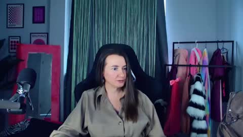 Snapshot of golden_dragones chatting on 04-19-26, 09:08 Gloria online show from 04-19-26, 09:08