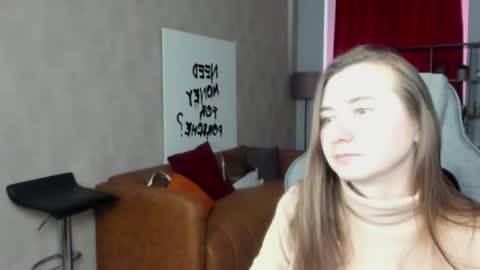 Snapshot of golden_dragones chatting on 04-26-26, 08:45 Gloria online show from 04-26-26, 08:45