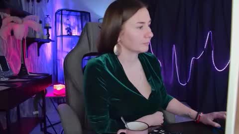 Snapshot of golden_dragones chatting on 05-17-26, 09:28 Gloria online show from 05-17-26, 09:28