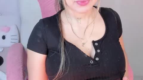 golden_issy online show from 04-25-26, 02:47