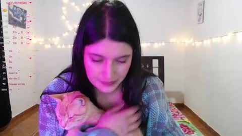 Snapshot of goldencandycotton chatting on 02-14-25, 08:42 goldencandycotton online show from 02-14-25, 08:42