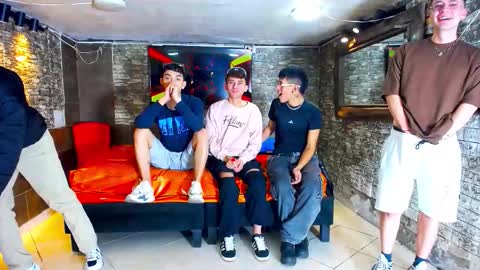 GOLDENJOI online show from 09-09-25, 10:09