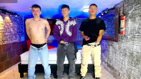 GOLDENJOI online show from 09-20-25, 10:44