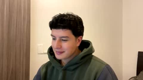 Snapshot of goldenknight33 chatting on 09-19-25, 02:18 goldenknight33 online show from 09-19-25, 02:18