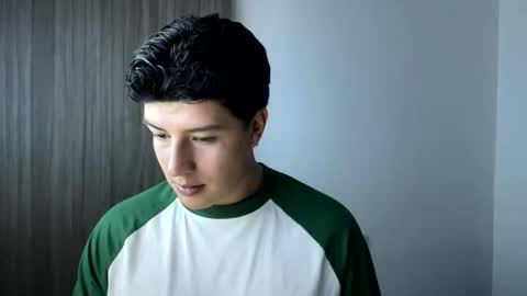 Snapshot of goldenknight33 chatting on 10-11-25, 03:43 goldenknight33 online show from 10-11-25, 03:43