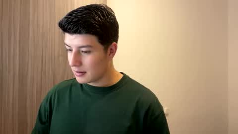 Snapshot of goldenknight33 chatting on 10-28-25, 05:26 goldenknight33 online show from 10-28-25, 05:26