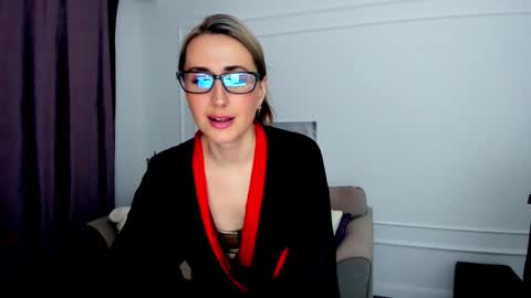 Olivia online show from 01-21-25, 02:37