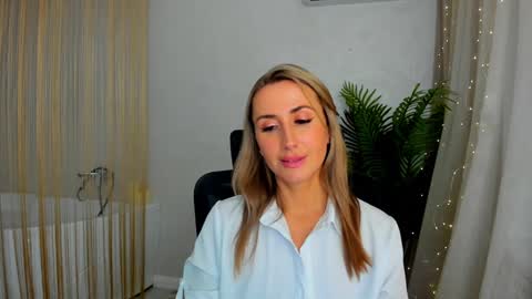 Olivia online show from 01-24-25, 02:07