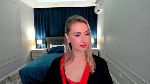 Olivia online show from 09-22-25, 07:49