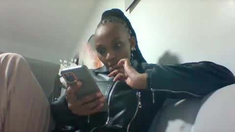 Snapshot of goldenmusexo chatting on 04-11-26, 06:45 goldenmusexo online show from 04-11-26, 06:45