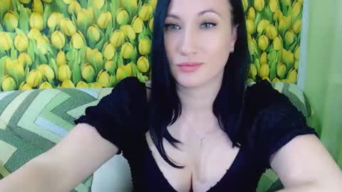 Snapshot of goldmoonn chatting on 04-17-26, 03:15 goldmoonn online show from 04-17-26, 03:15