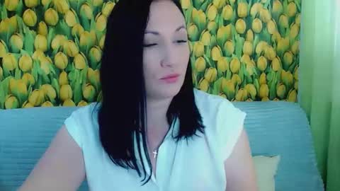 Snapshot of goldmoonn chatting on 04-18-26, 12:42 goldmoonn online show from 04-18-26, 12:42