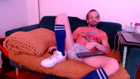 Snapshot of goldxxxstar chatting on 01-15-25, 02:13 GOLDXSTAR online show from 01-15-25, 02:13