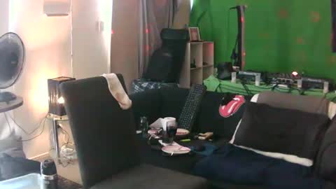 Snapshot of goldyguy011 chatting on 01-21-25, 01:50 goldyguy011 online show from 01-21-25, 01:50