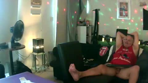 Snapshot of goldyguy011 chatting on 01-31-25, 06:02 goldyguy011 online show from 01-31-25, 06:02