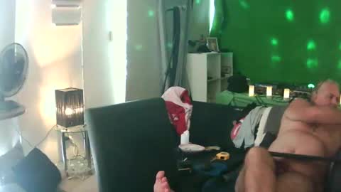 Snapshot of goldyguy011 chatting on 02-22-25, 02:06 goldyguy011 online show from 02-22-25, 02:06