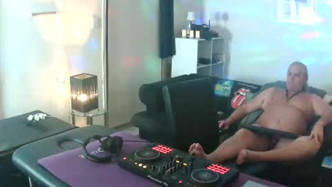 Snapshot of goldyguy011 chatting on 09-10-25, 05:13 goldyguy011 online show from 09-10-25, 05:13