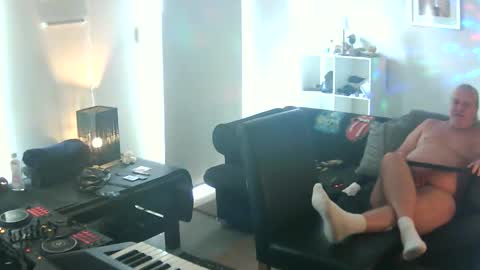 Snapshot of goldyguy011 chatting on 10-01-25, 01:44 goldyguy011 online show from 10-01-25, 01:44