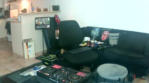 goldyguy011 online show from 06-15-26, 07:38