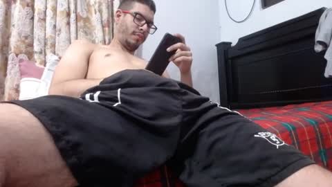 Snapshot of gollfather97 chatting on 01-12-25, 06:27 julin Andrs online show from 01-12-25, 06:27