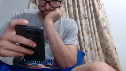 Snapshot of gollfather97 chatting on 02-17-25, 02:20 julin Andrs online show from 02-17-25, 02:20