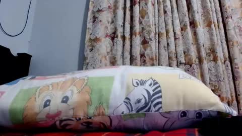 Snapshot of gollfather97 chatting on 02-24-25, 04:05 julin Andrs online show from 02-24-25, 04:05