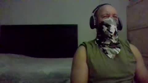 Snapshot of golons17 chatting on 11-07-25, 04:01 golons17 online show from 11-07-25, 04:01