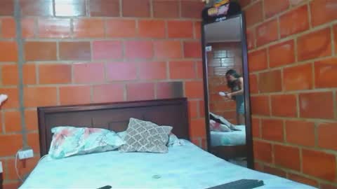 Snapshot of golositha26 chatting on 01-05-25, 01:56 Valentina online show from 01-05-25, 01:56