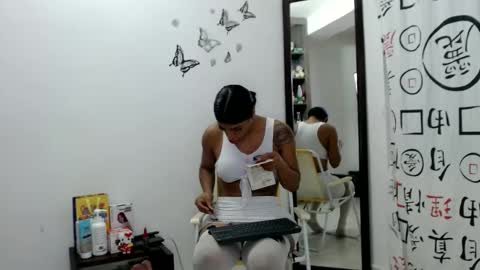 Snapshot of golositha26 chatting on 01-21-25, 01:29 Valentina online show from 01-21-25, 01:29