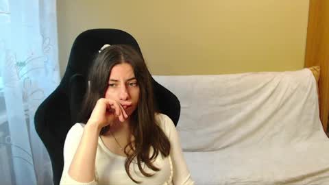Elizabeth Effie online show from 06-05-26, 04:35