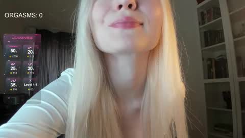 SOPHIE online show from 10-20-25, 11:21