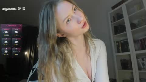 Snapshot of goodg_oddamn chatting on 04-17-26, 12:02 SOPHIE online show from 04-17-26, 12:02