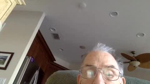 Snapshot of goodgrief12345 chatting on 02-11-25, 10:07 Sweet old guy online show from 02-11-25, 10:07