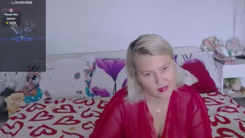 Snapshot of goodluckangel chatting on 10-13-25, 06:35 Elysa online show from 10-13-25, 06:35