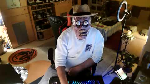 Snapshot of google5001 chatting on 10-23-25, 04:34 google5001 online show from 10-23-25, 04:34