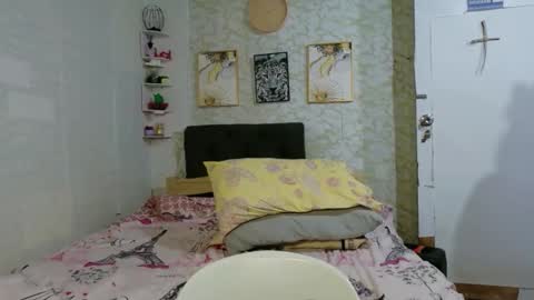 Snapshot of gorgeneviev69 chatting on 04-07-26, 04:51 geneviev online show from 04-07-26, 04:51