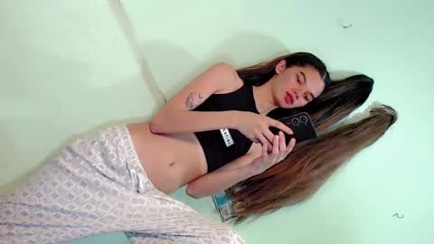 Snapshot of gorgeous_mafia16 chatting on 12-21-24, 01:21 Janna Marie online show from 12-21-24, 01:21