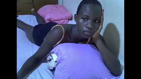 gorgeous_maya1 online show from 12-14-25, 09:47