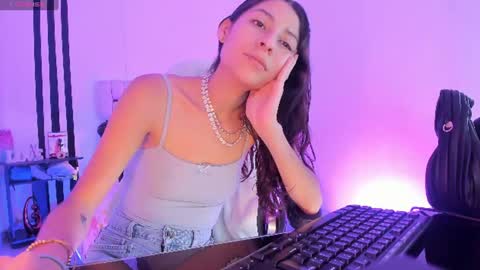 Snapshot of gorgeous_t chatting on 06-25-26, 07:29 i am Jessi I love animals and drawing I hope to get along with everyone. XOXO online show from 06-25-26, 07:29
