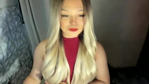 Snapshot of gorgeousamandarose chatting on 06-19-26, 12:09 Amanda rose online show from 06-19-26, 12:09