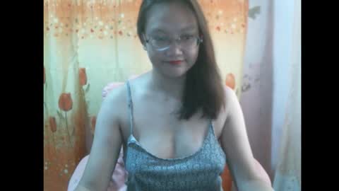 Snapshot of gorgeousmama chatting on 10-17-25, 04:37 gorgeousmama online show from 10-17-25, 04:37