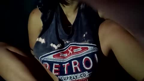 Snapshot of gorgeouspinay_babe chatting on 10-25-25, 10:37 GorgeousPinay babe online show from 10-25-25, 10:37