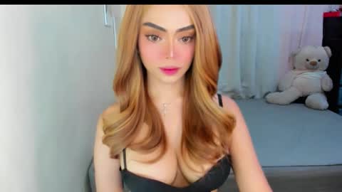 Snapshot of gorgeoustransgirl chatting on 03-21-26, 01:26 Emmy online show from 03-21-26, 01:26