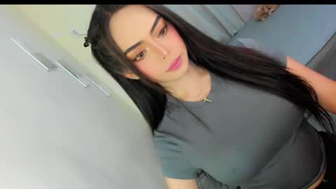Snapshot of gorgeoustransgirl chatting on 04-03-26, 09:51 Emmy online show from 04-03-26, 09:51