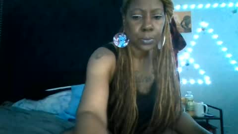 Sue Goddess online show from 06-25-26, 01:59