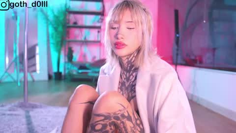 sophie  Special celebration a the beach 300k followers 3011 and 0112   online show from 02-24-25, 10:14